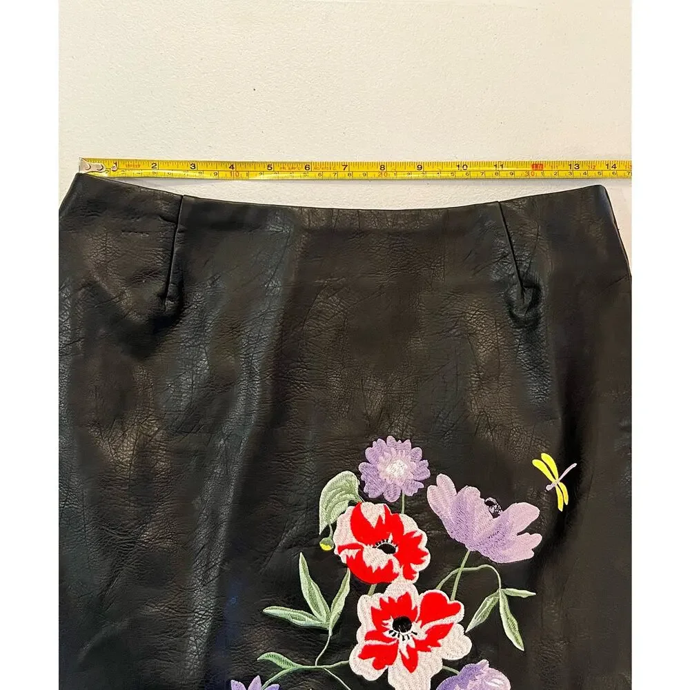 H&M Size US 6 Black Faux Leather Floral Embroidered Mini Raw Hem Biker Skirt - Picture 6 of 6